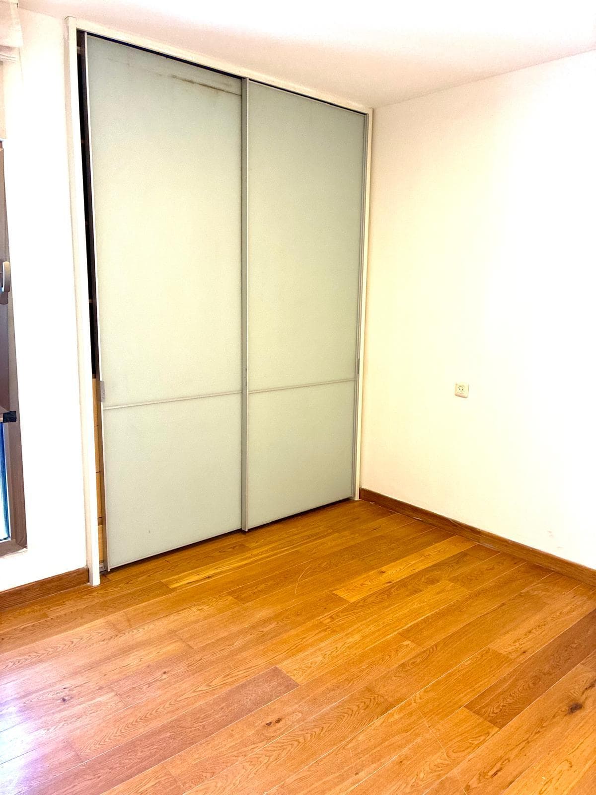 Spacious & Bright interior